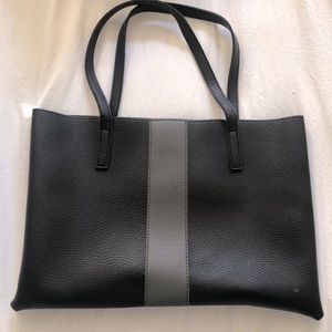 Pebbled leather Vince Camuto tote